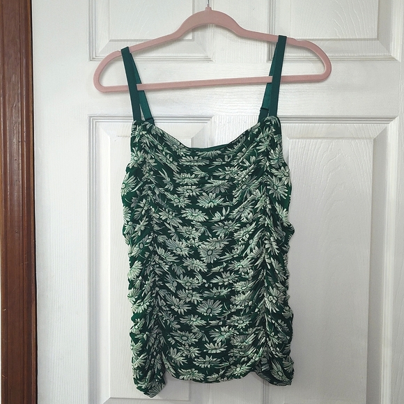 NWT SHIRRED BOHO FLORAL CAMI - Picture 3 of 5